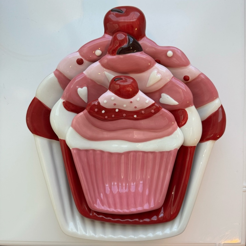Happy Valentine’s Day Nesting Cupcake Bowls